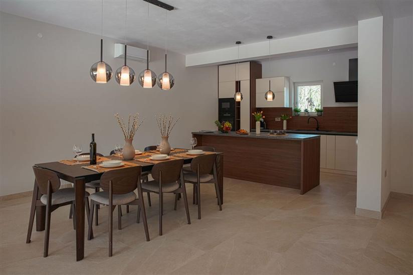 House , for 8 persons