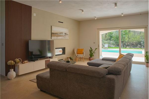 House , for 8 persons