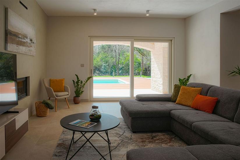 House , for 8 persons