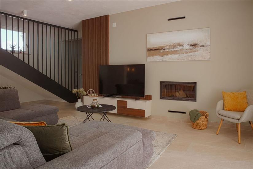 House , for 8 persons