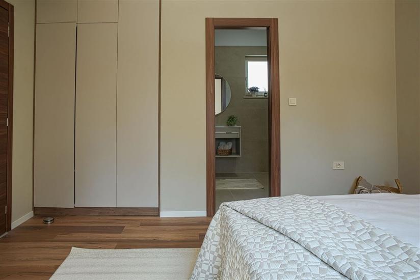 House , for 8 persons