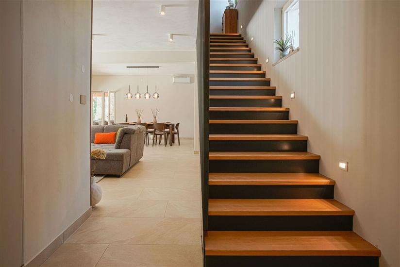 House , for 8 persons