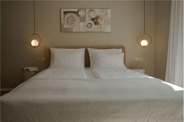 House , for 8 persons