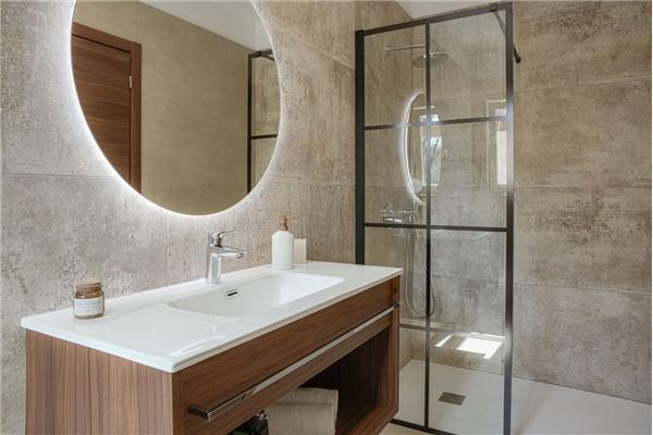 House , for 8 persons