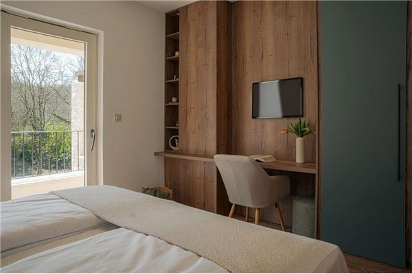 House , for 8 persons