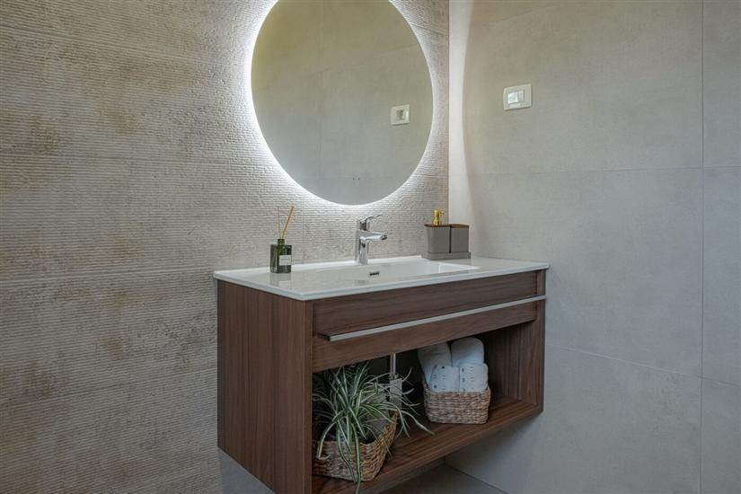 House , for 8 persons