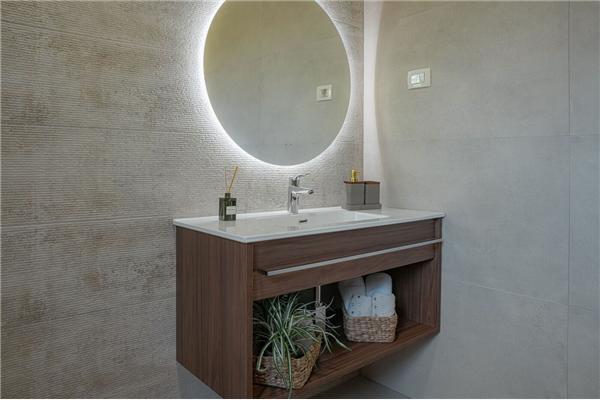 House , for 8 persons