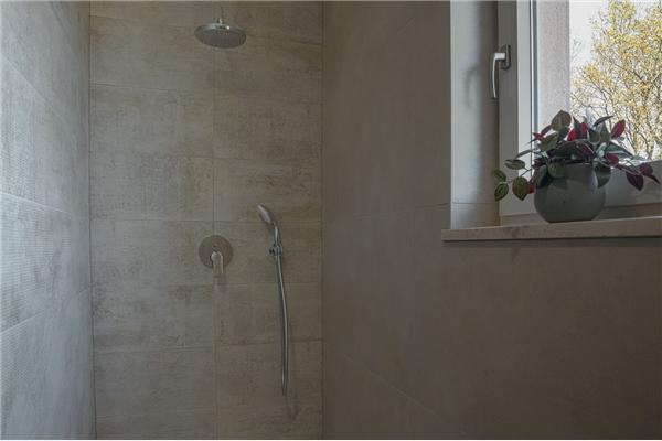 House , for 8 persons