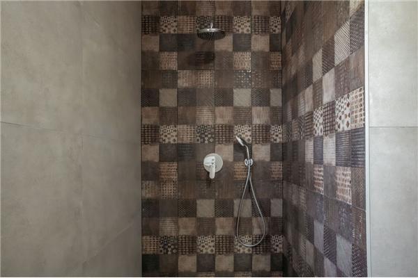 House , for 8 persons