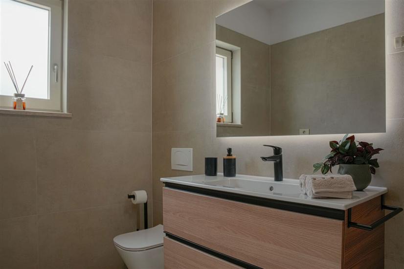 House , for 8 persons