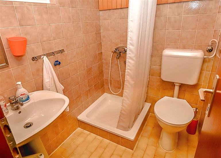 Apartment A1, for 5 persons