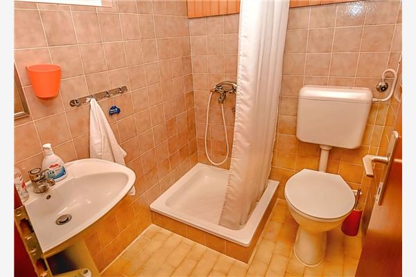 Apartment A1, for 5 persons