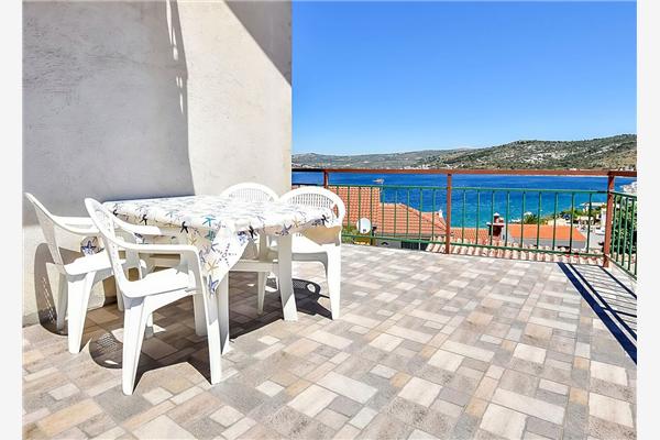 Apartment A1, for 5 persons