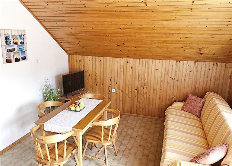 Apartment A1, for 5 persons