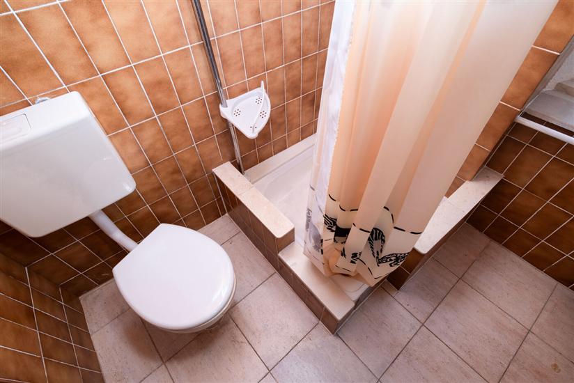 Apartment A1, for 5 persons