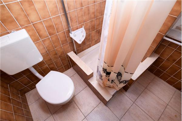 Apartment A1, for 5 persons