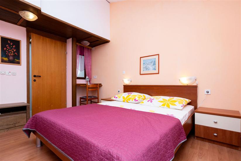 Apartment A1, for 5 persons