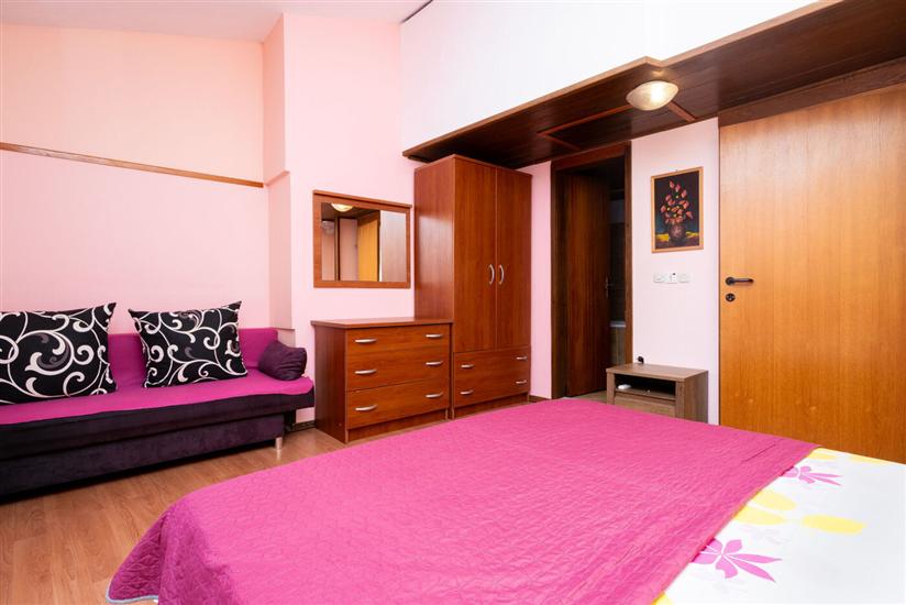 Apartment A1, for 5 persons