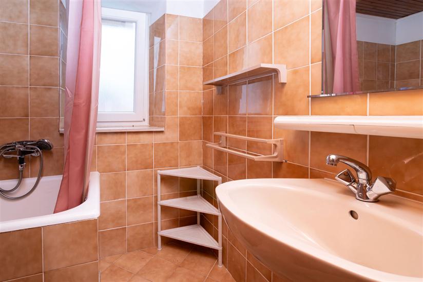 Apartment A1, for 5 persons