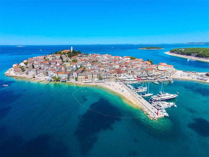 Apartments and Room Mate-Mare