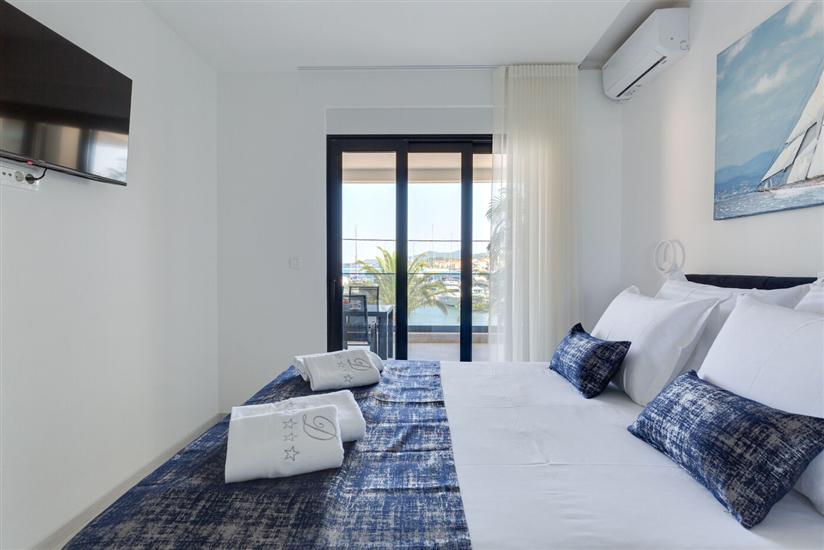 Apartment A1, for 5 persons