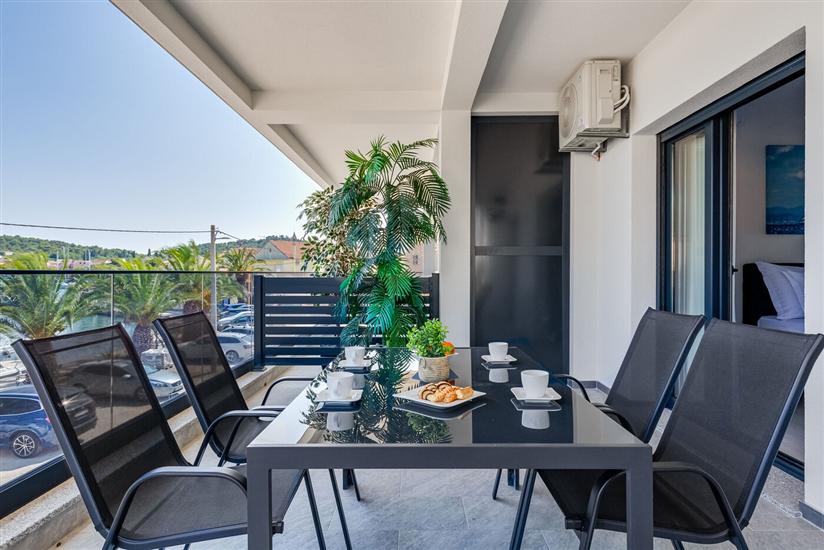 Apartment A1, for 5 persons