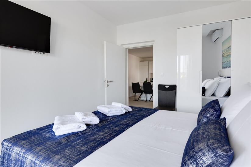 Apartment A1, for 5 persons