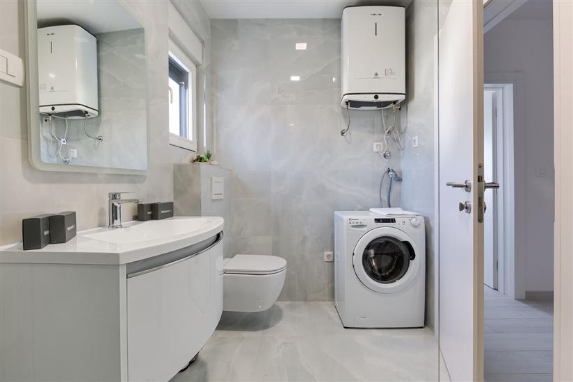 Apartment A1, for 5 persons