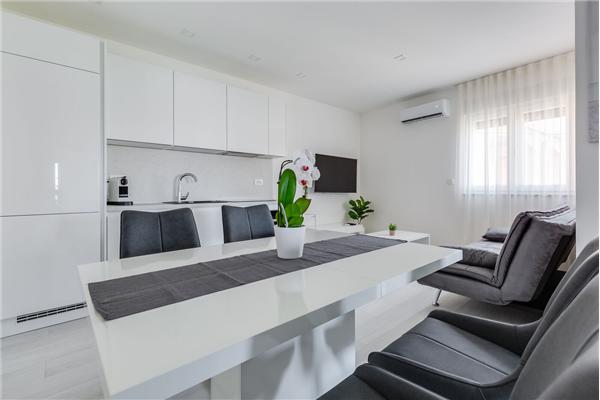 Apartment A1, for 5 persons
