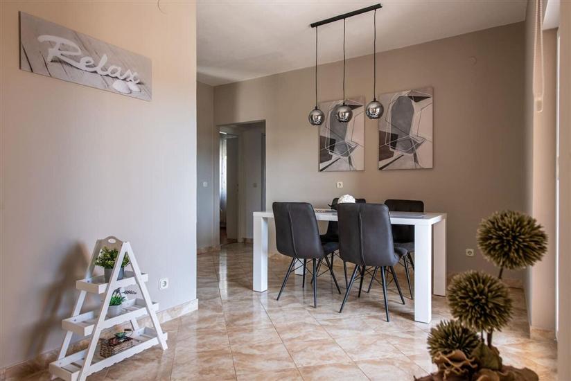 Apartment A2, for 5 persons