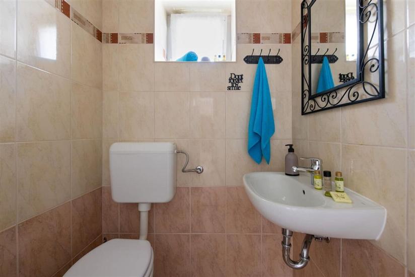 Apartment A2, for 5 persons