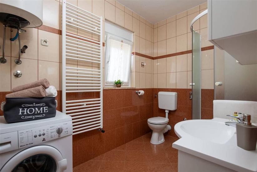 Apartment A2, for 5 persons