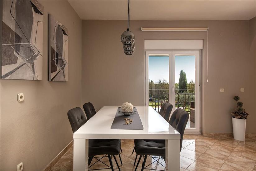 Apartment A2, for 5 persons