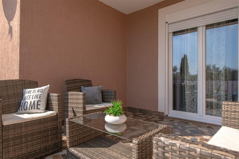 Apartment A1, for 5 persons