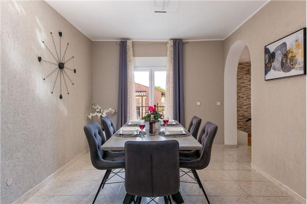 Apartment A1, for 5 persons