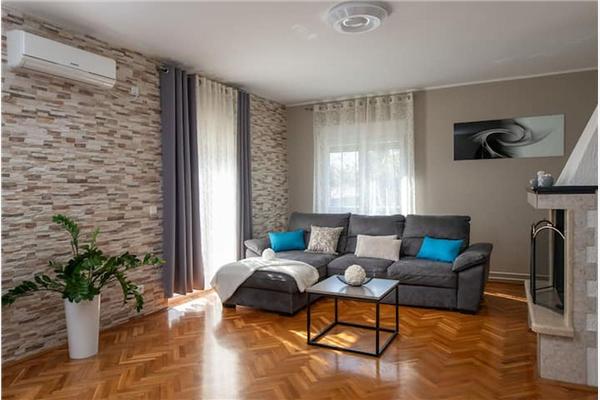Apartment A1, for 5 persons