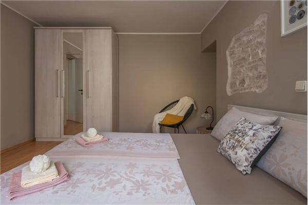 Apartment A1, for 5 persons