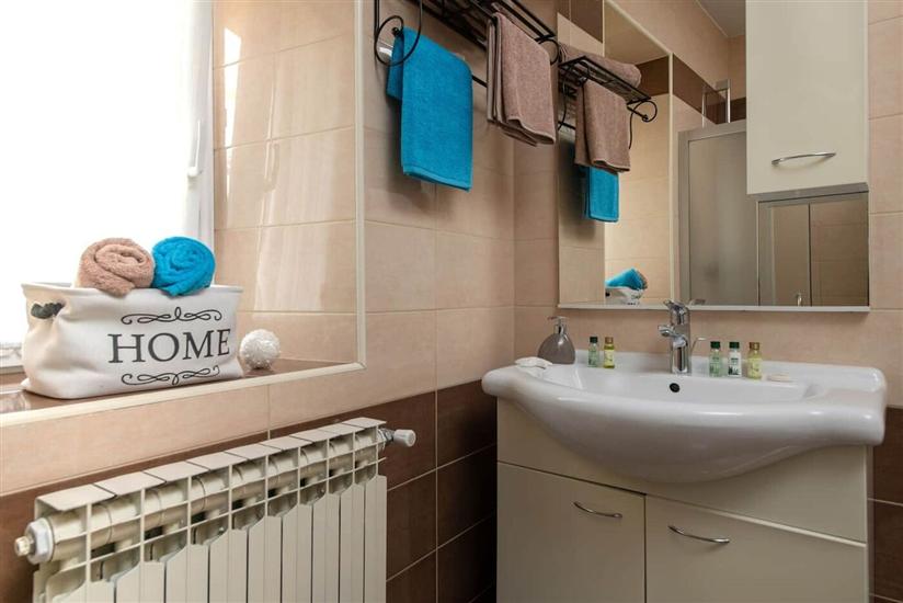 Apartment A1, for 5 persons