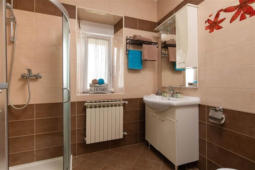 Apartment A1, for 5 persons