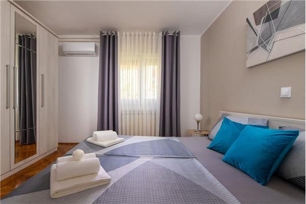 Apartment A1, for 5 persons