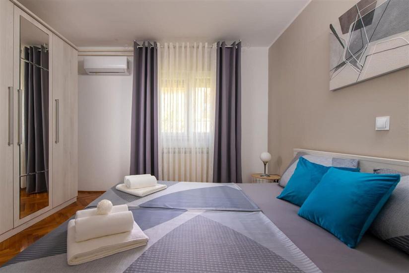 Apartment A1, for 5 persons