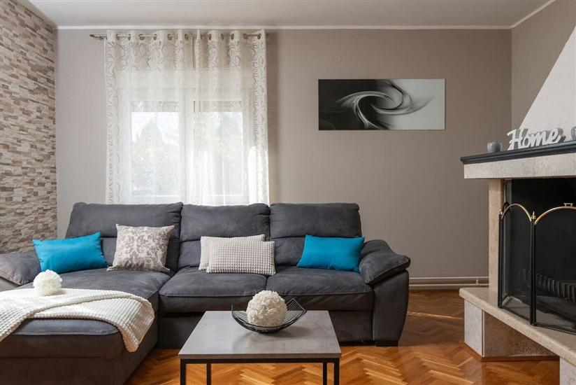 Apartment A1, for 5 persons