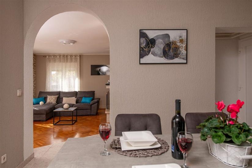 Apartment A1, for 5 persons