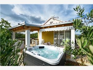 House Lila Jacuzzy , Size 65.00 m2, Airline distance to town centre 900 m