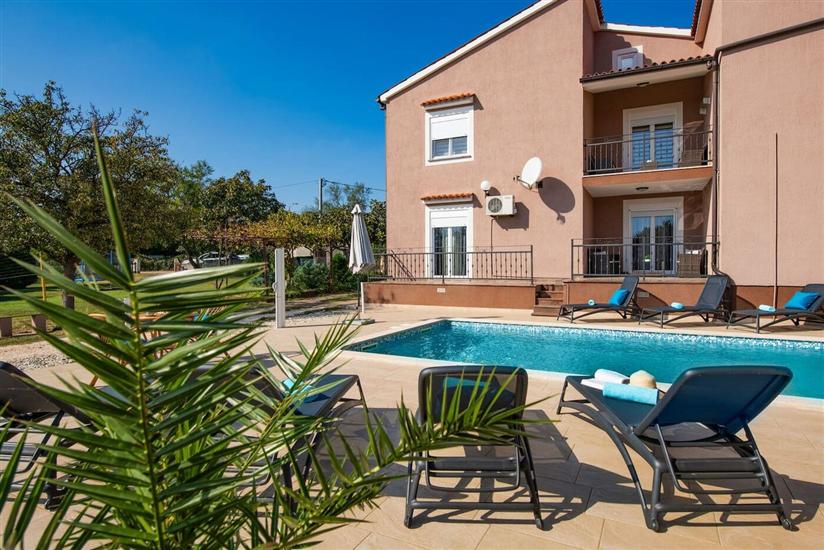 House Villa Lara