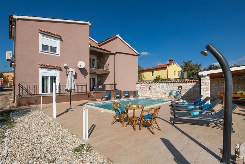 House Villa Lara