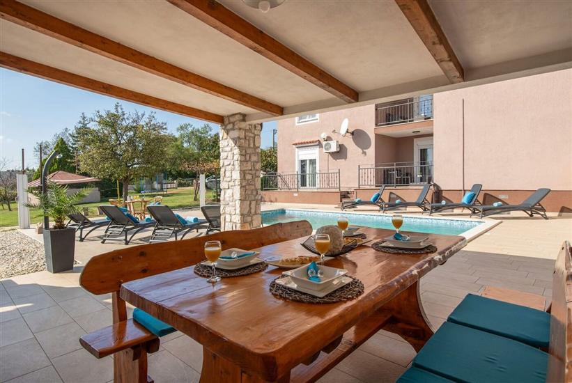 House Villa Lara