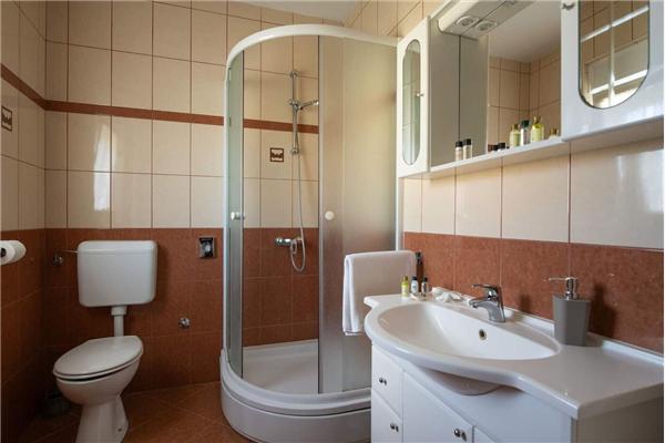 House K1, for 10 persons