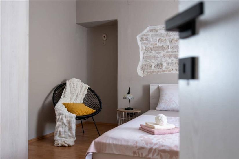 House K1, for 10 persons