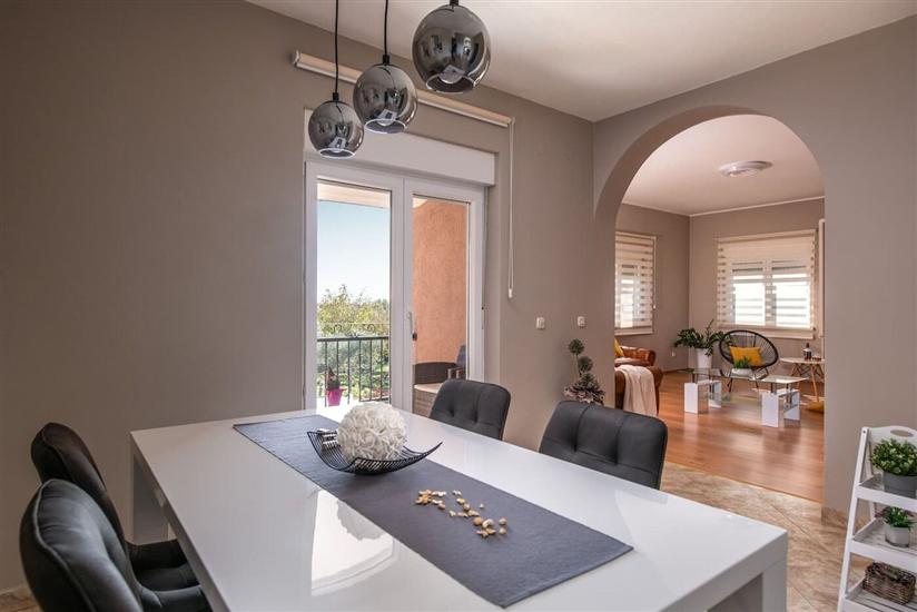 House K1, for 10 persons